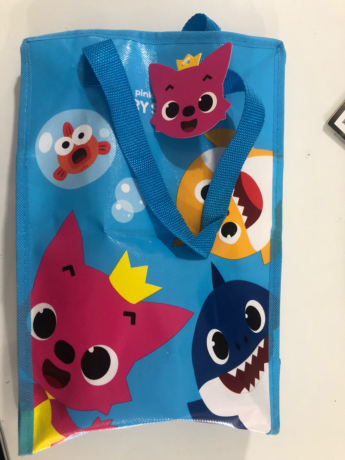 BOLSA REUTILIZABLE BABY SHARK CON CIERRE